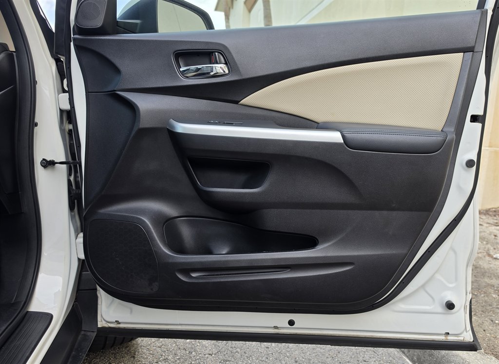 2015 Honda CR-V - $15,995