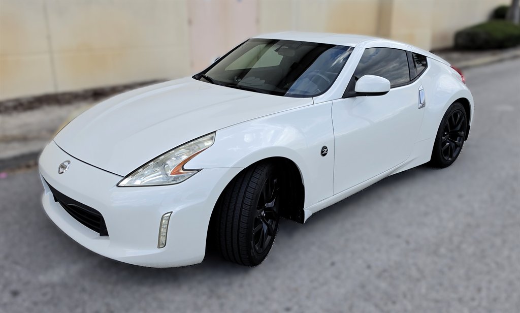 2016 Nissan 370Z - $19,995