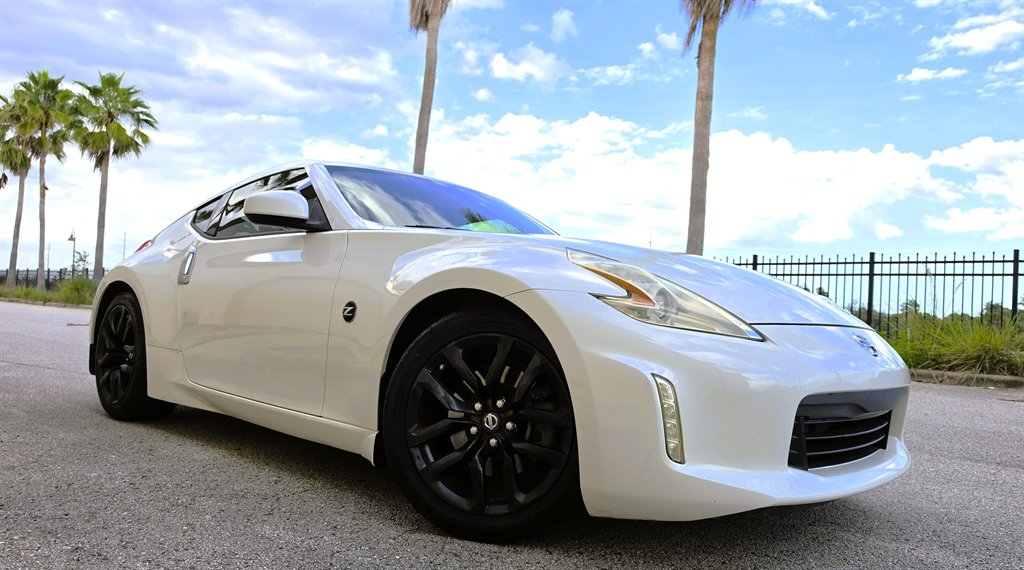 2016 Nissan 370Z - $19,995