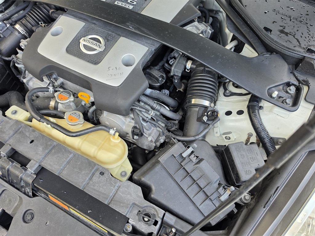 2016 Nissan 370Z - $19,995