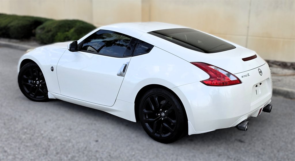 2016 Nissan 370Z - $19,995