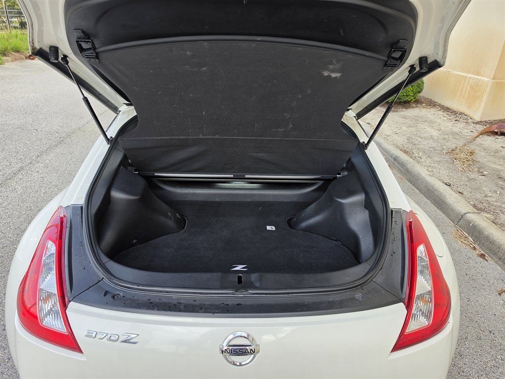 2016 Nissan 370Z - $19,995