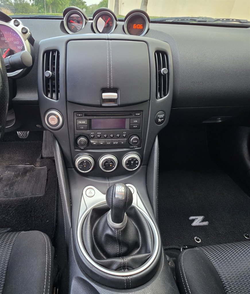 2016 Nissan 370Z - $19,995
