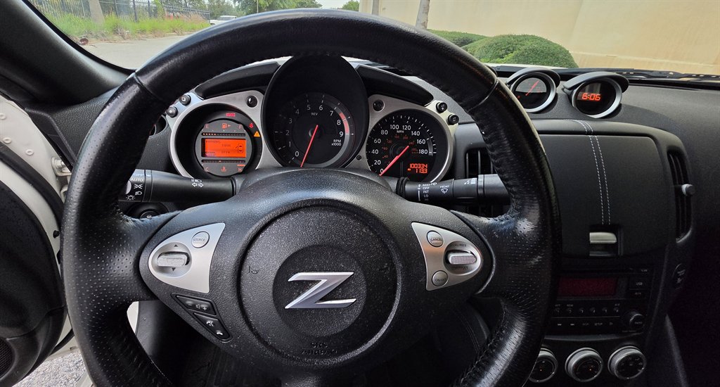 2016 Nissan 370Z - $19,995