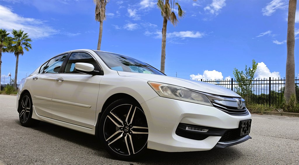 2017 Honda Accord - $16,995