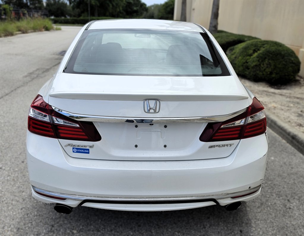 2017 Honda Accord - $16,995