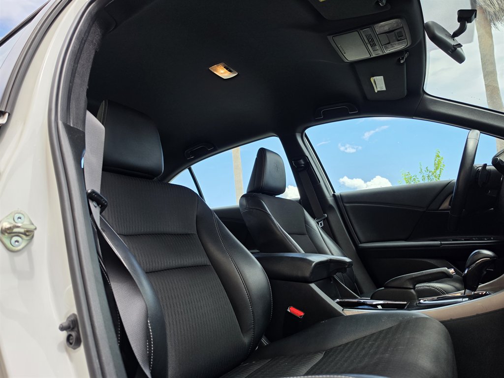 2017 Honda Accord - $16,995