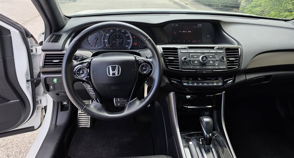 2017 Honda Accord - $16,995