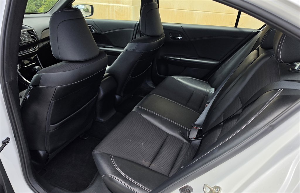 2017 Honda Accord - $16,995