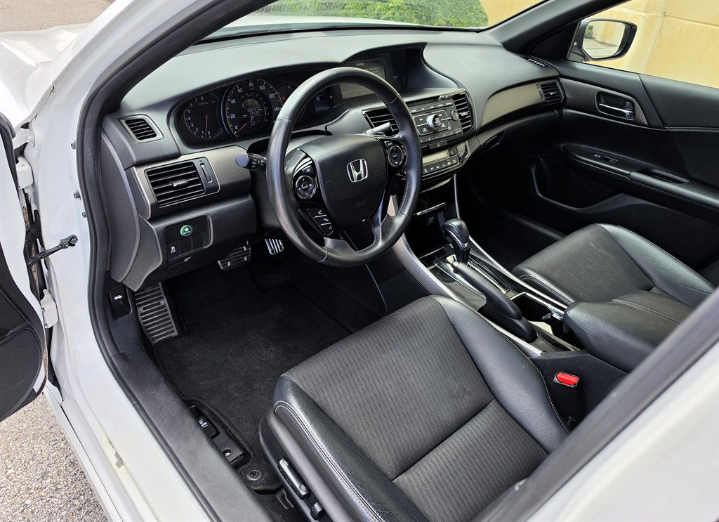 2017 Honda Accord - $16,995