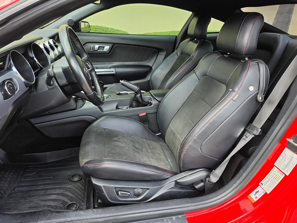 2016 Ford Mustang - $26,995