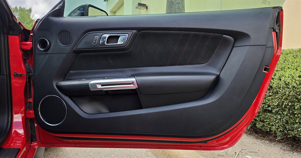 2016 Ford Mustang - $26,995