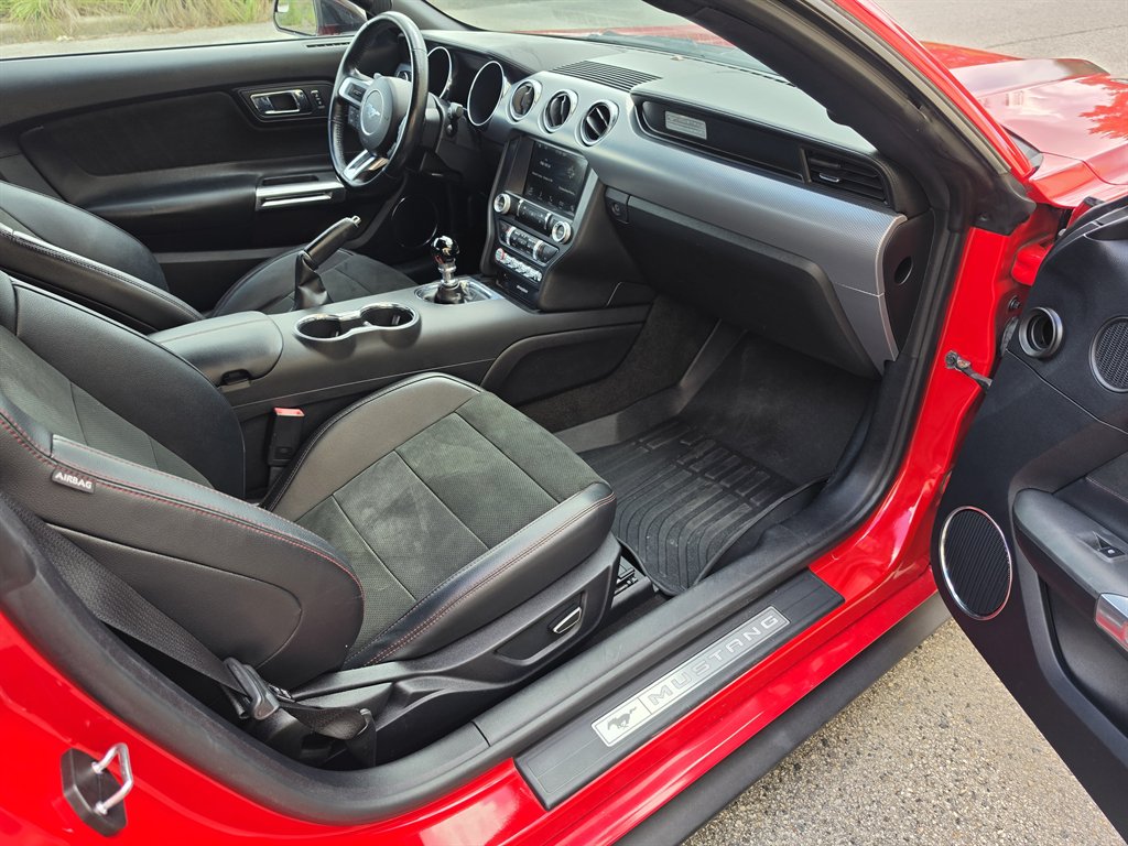 2016 Ford Mustang - $26,995