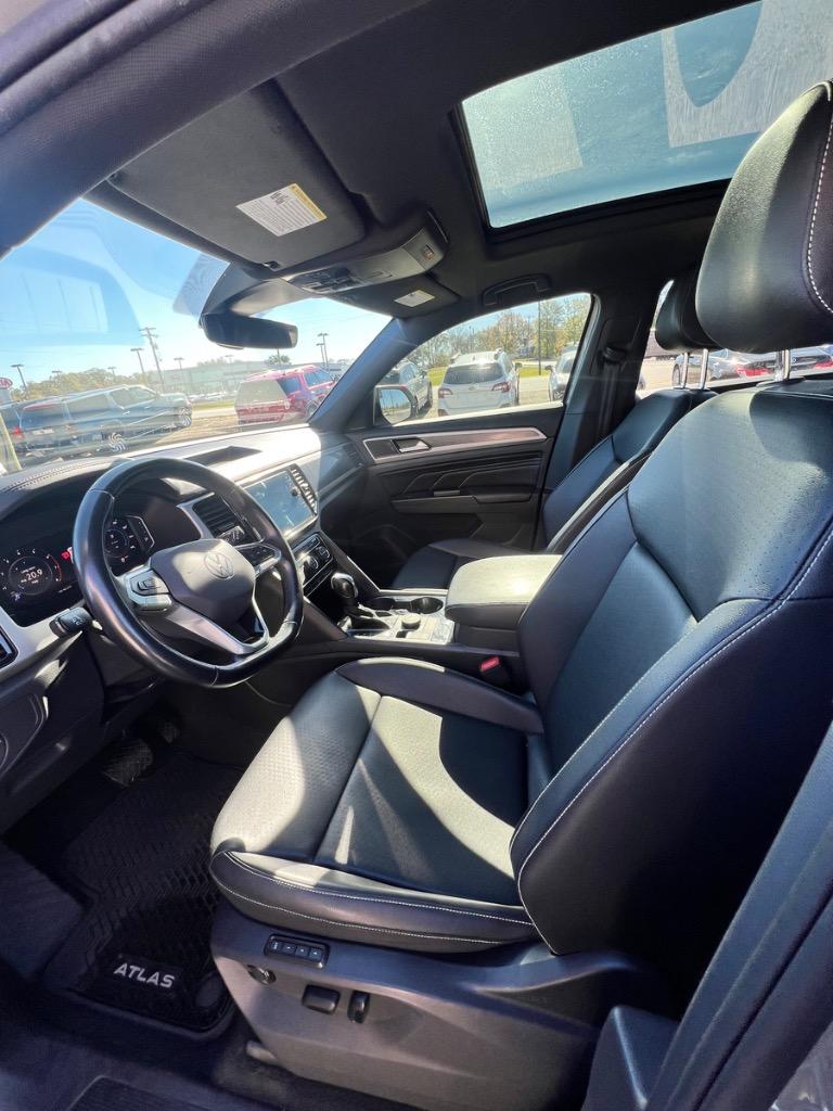 2020 Volkswagen Atlas Cross Sport SEL photo