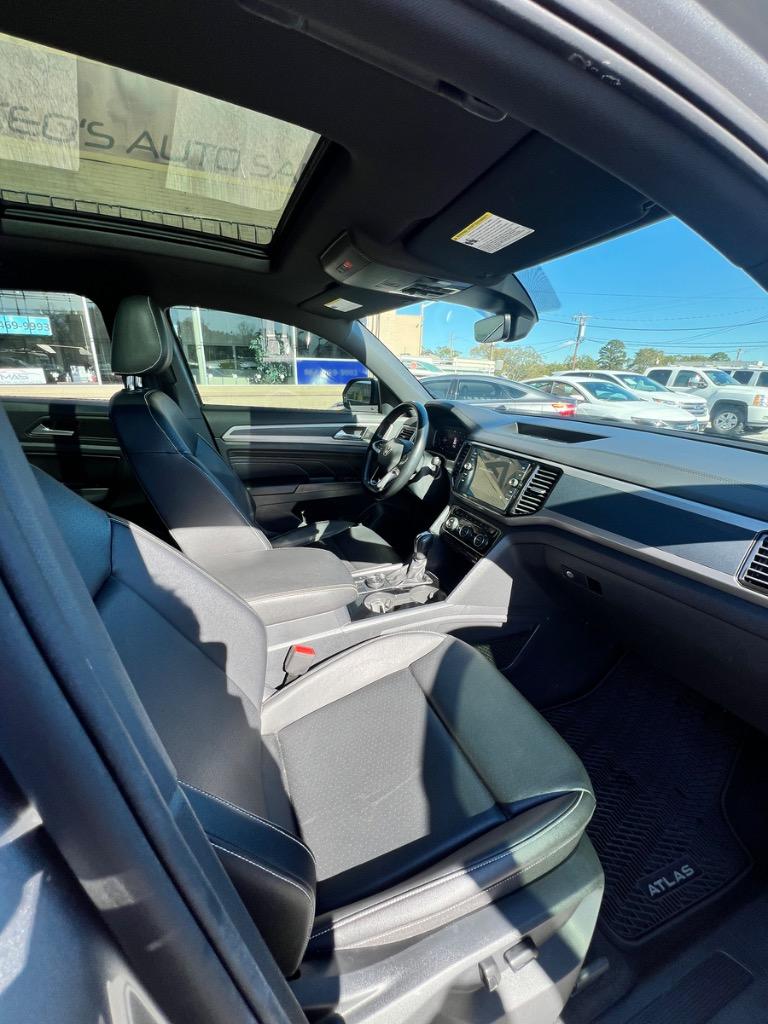 2020 Volkswagen Atlas Cross Sport SEL photo