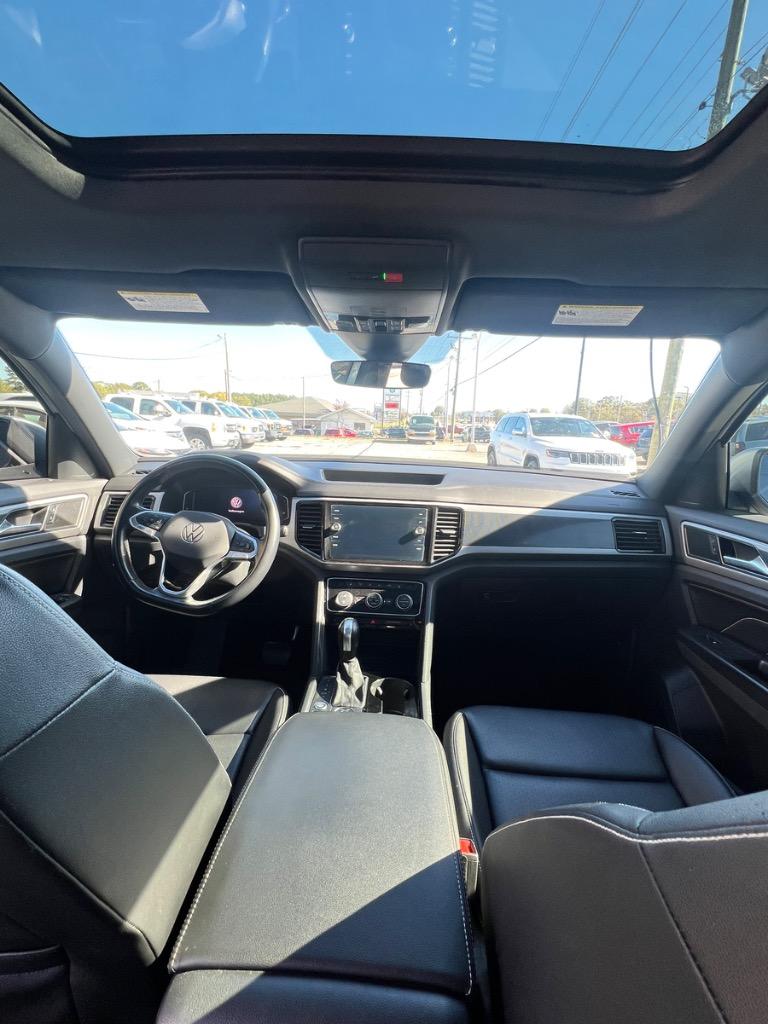 2020 Volkswagen Atlas Cross Sport SEL photo