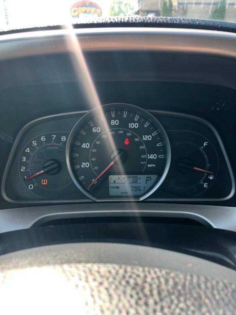2013 Toyota RAV4 XLE photo