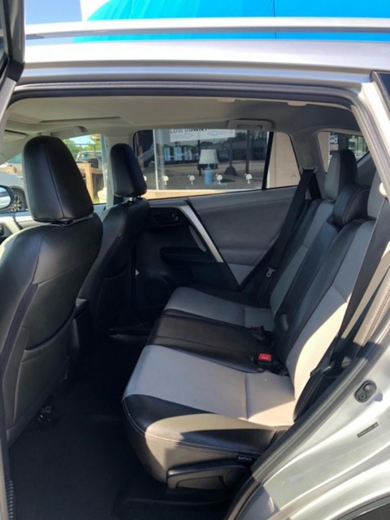 2013 Toyota RAV4 XLE photo