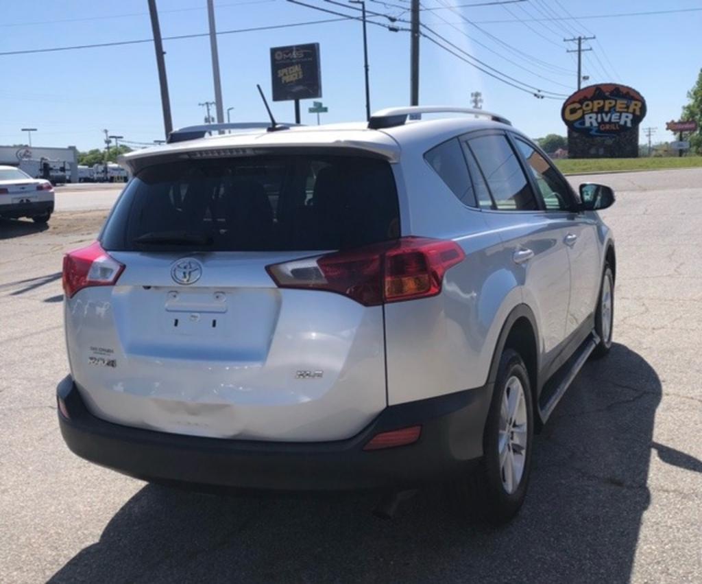 2013 Toyota RAV4 XLE photo