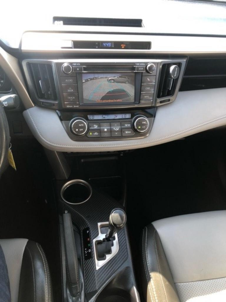 2013 Toyota RAV4 XLE photo