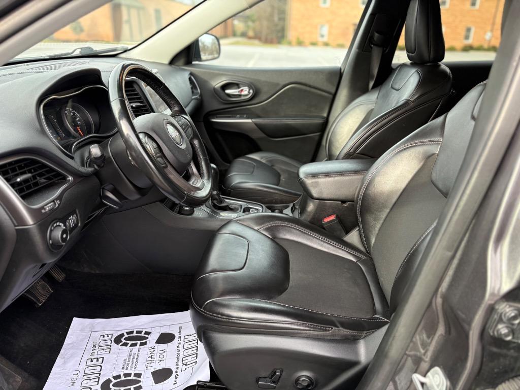 2019 Jeep Cherokee - $12,500