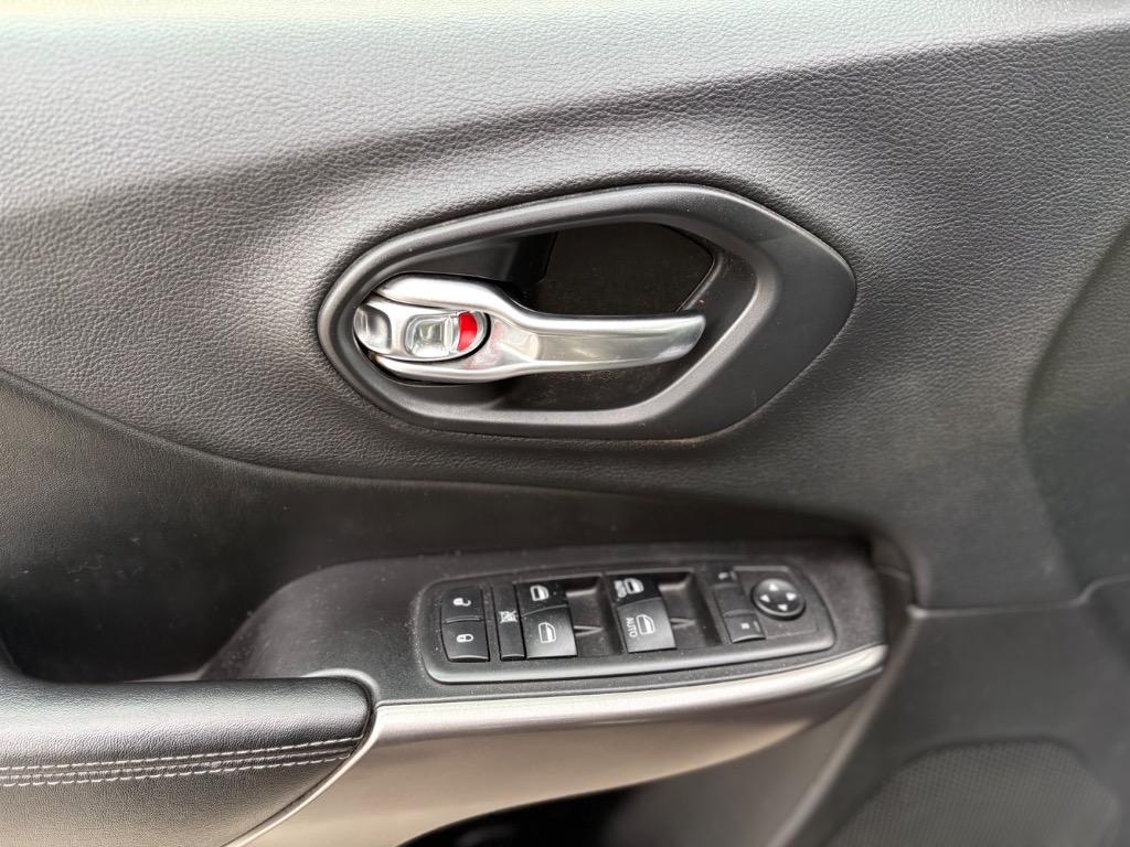 2019 Jeep Cherokee - $12,500
