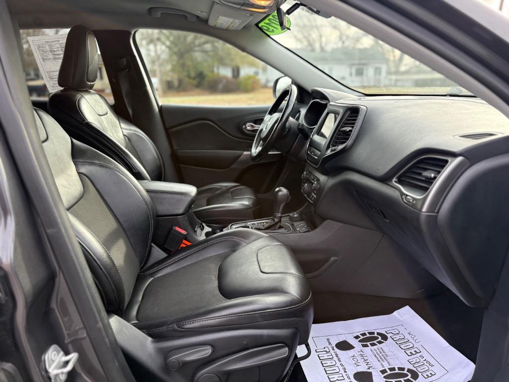 2019 Jeep Cherokee - $12,500