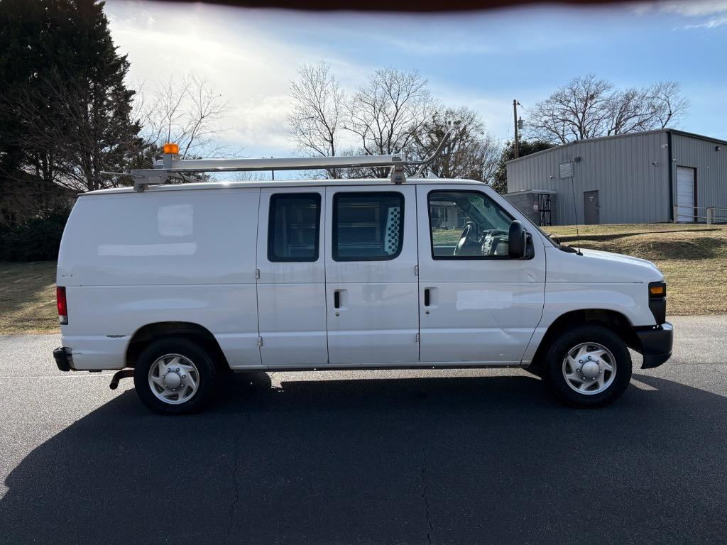 2012 Ford E-350 Super Duty - $10,950