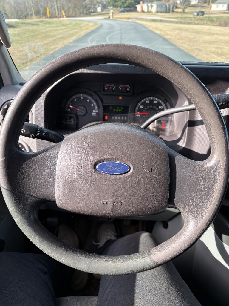 2012 Ford E-350 Super Duty - $10,950