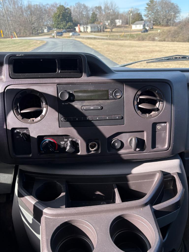 2012 Ford E-350 Super Duty - $10,950