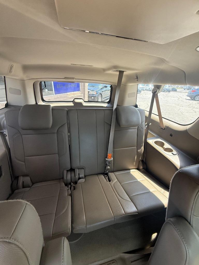 2016 Chevrolet Suburban - $21,990