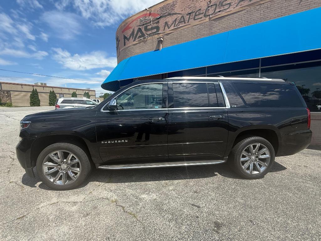 2016 Chevrolet Suburban - $21,990