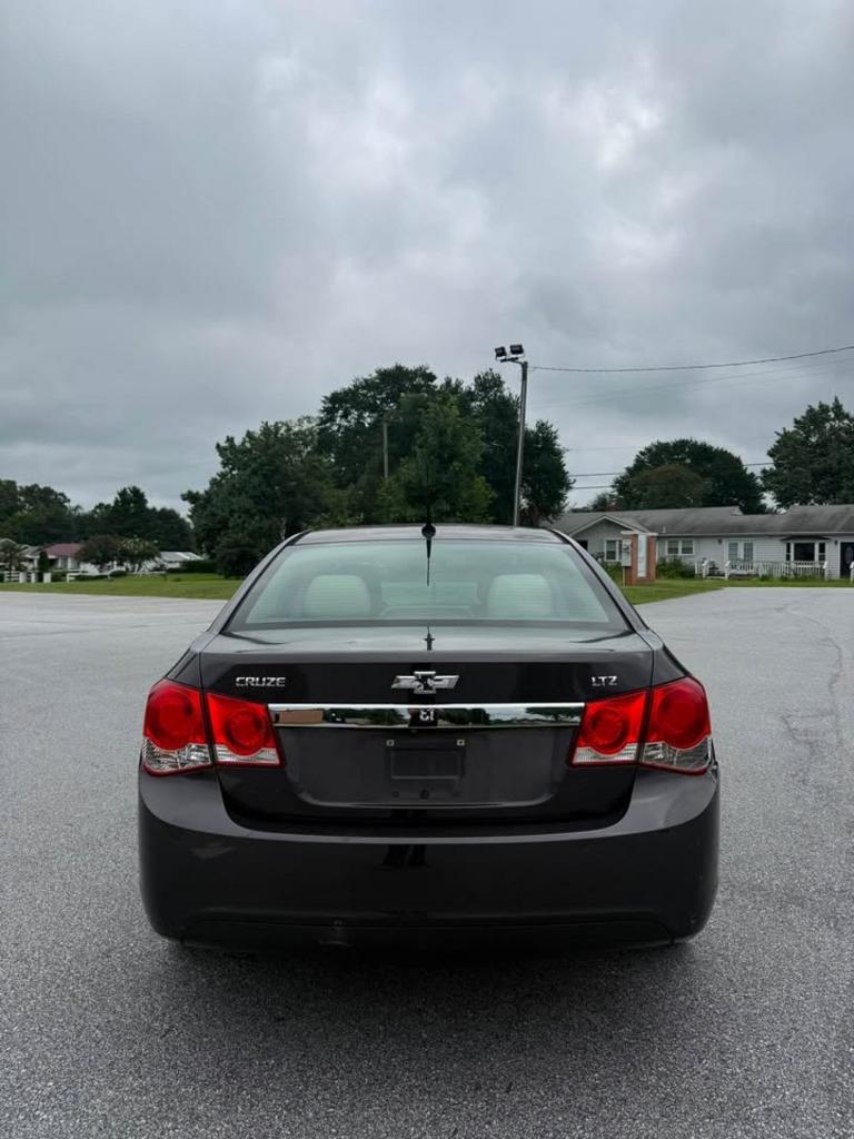 2014 Chevrolet Cruze - $4,000