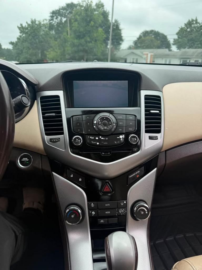 2014 Chevrolet Cruze - $4,000