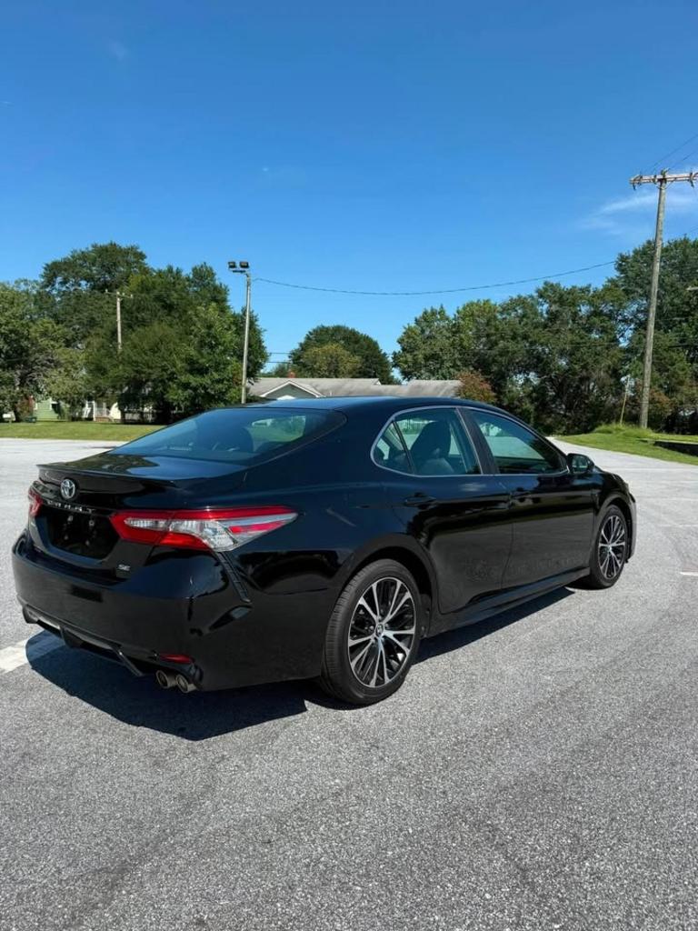 2018 Toyota Camry - $15,900