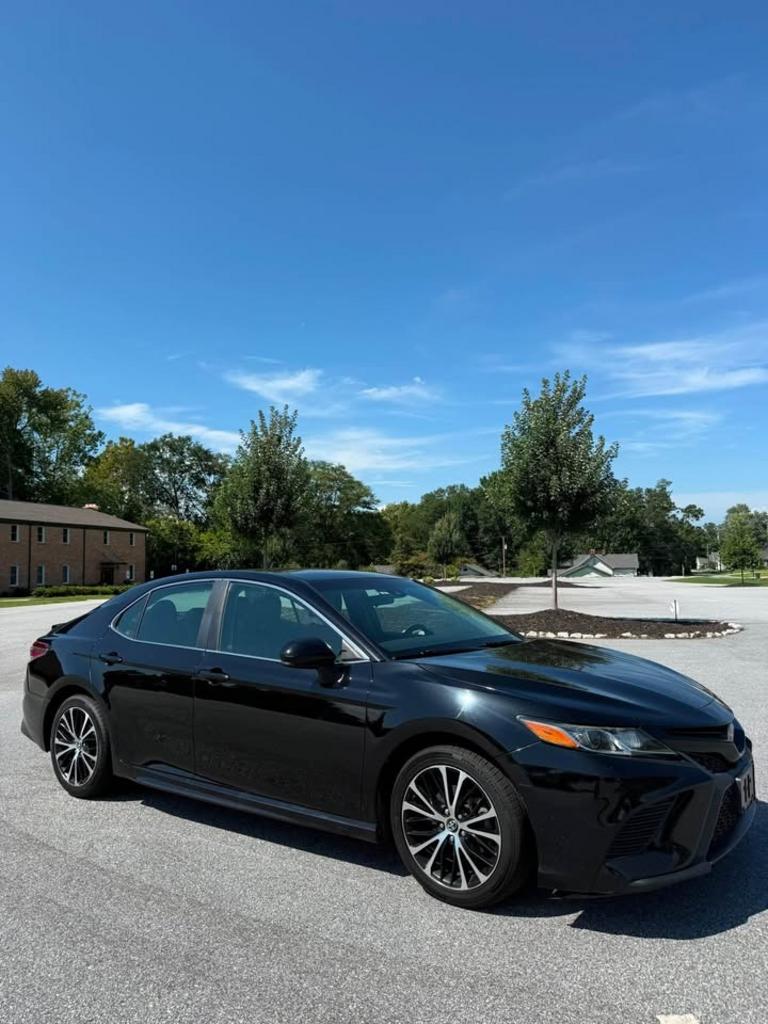 2018 Toyota Camry - $15,900