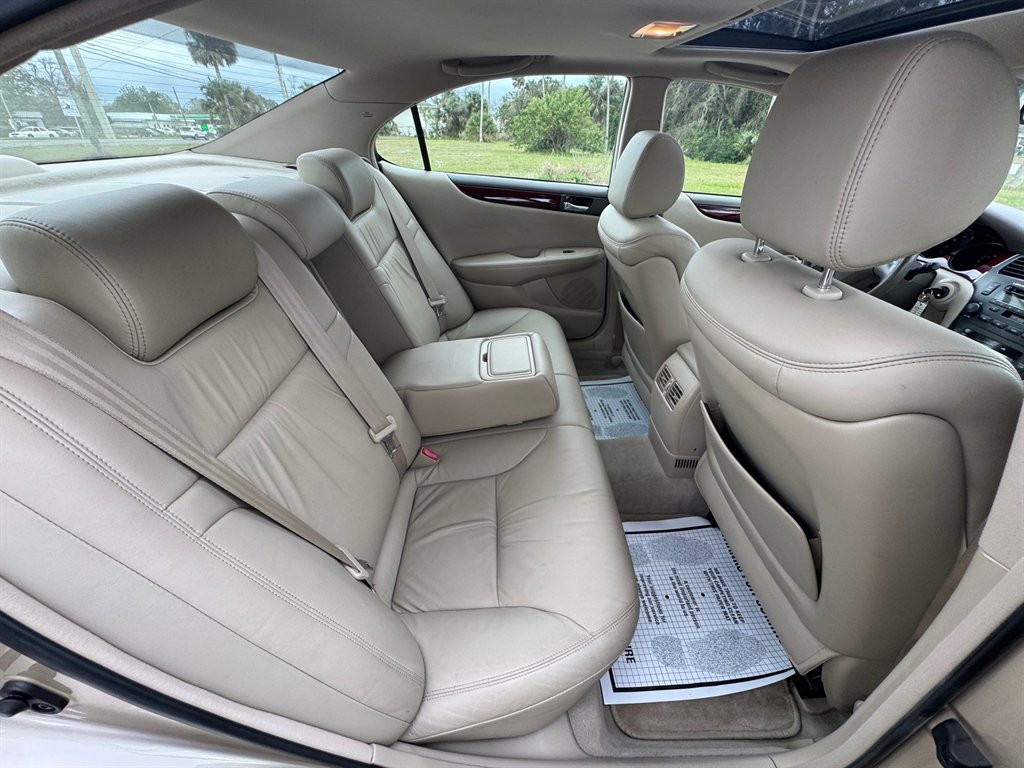 2004 Lexus ES 330 photo