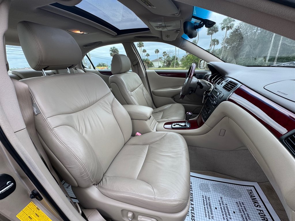 2004 Lexus ES 330 photo