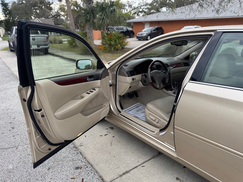 2004 Lexus ES 330 photo