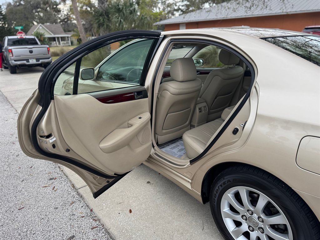 2004 Lexus ES 330 photo