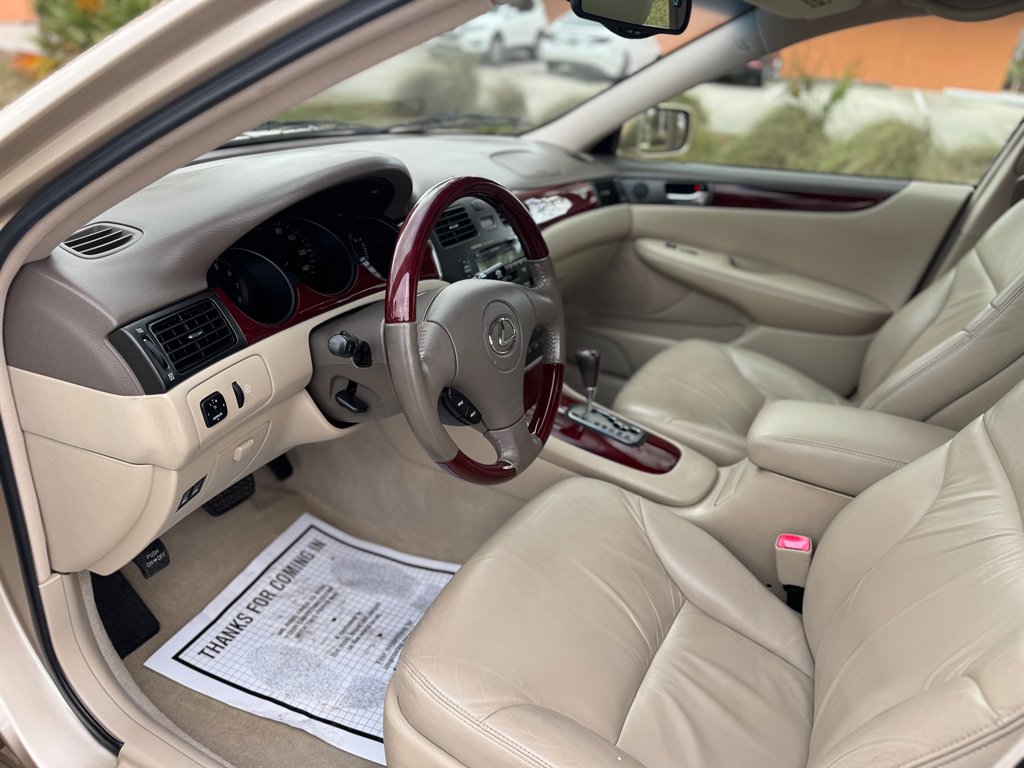 2004 Lexus ES 330 photo