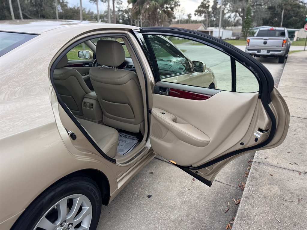 2004 Lexus ES 330 photo