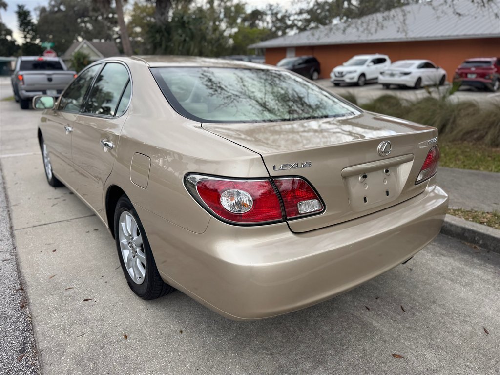 2004 Lexus ES 330 photo