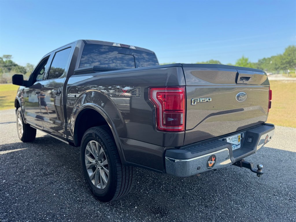 2015 Ford F150 Lariat photo