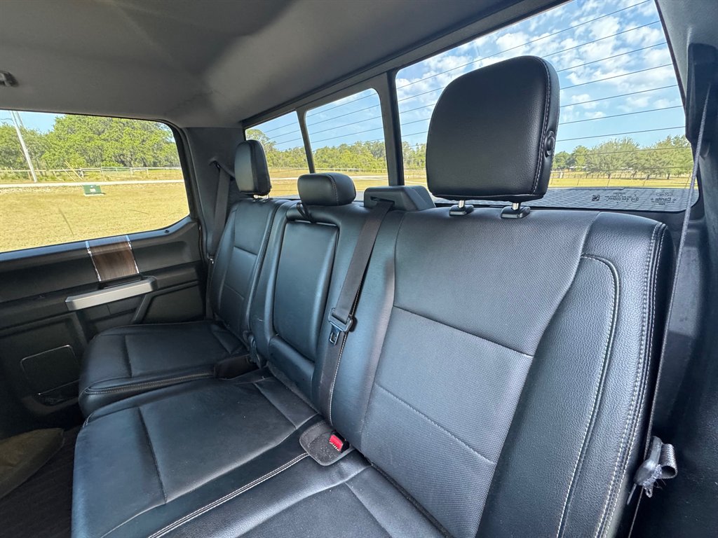 2015 Ford F150 Lariat photo