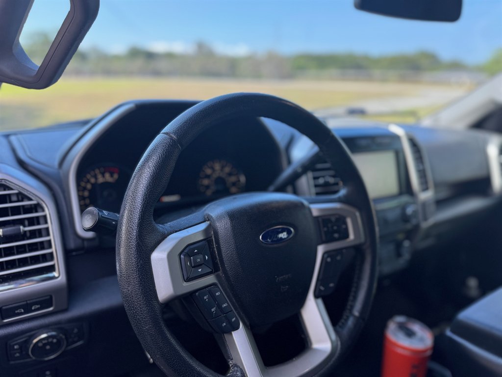 2015 Ford F150 Lariat photo