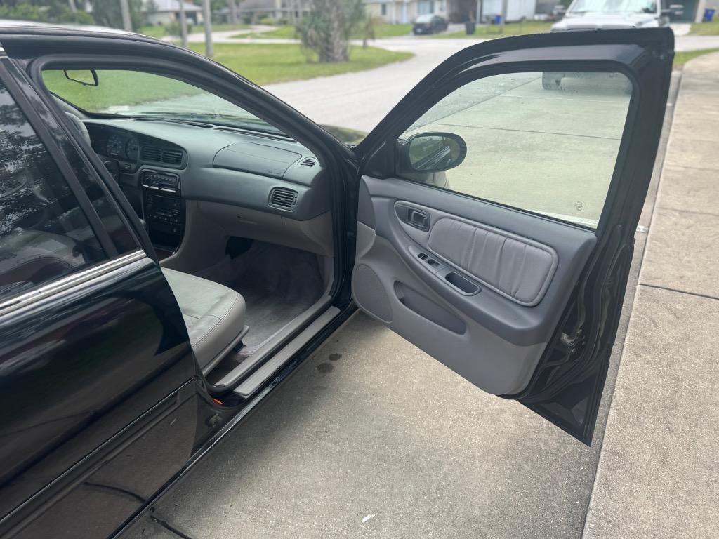 2001 Nissan Altima GLE photo