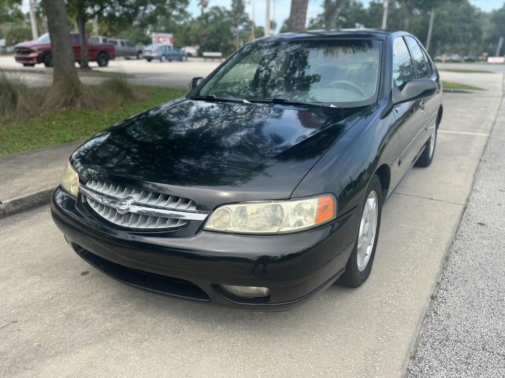 2001 Nissan Altima GLE photo
