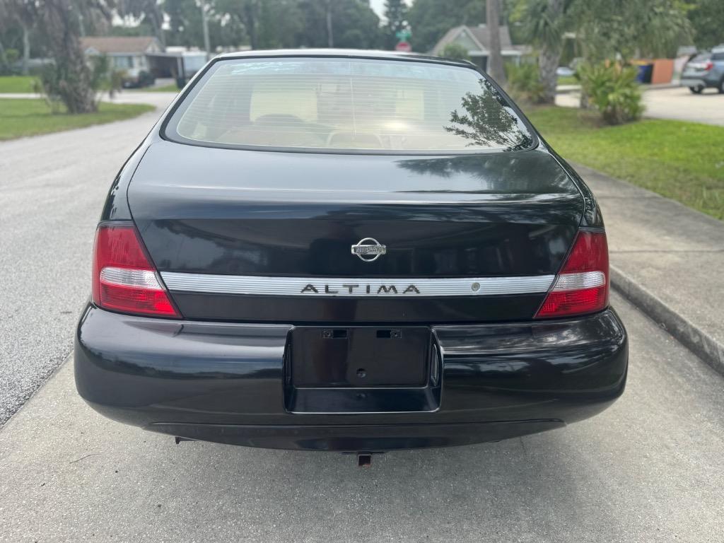 2001 Nissan Altima GLE photo