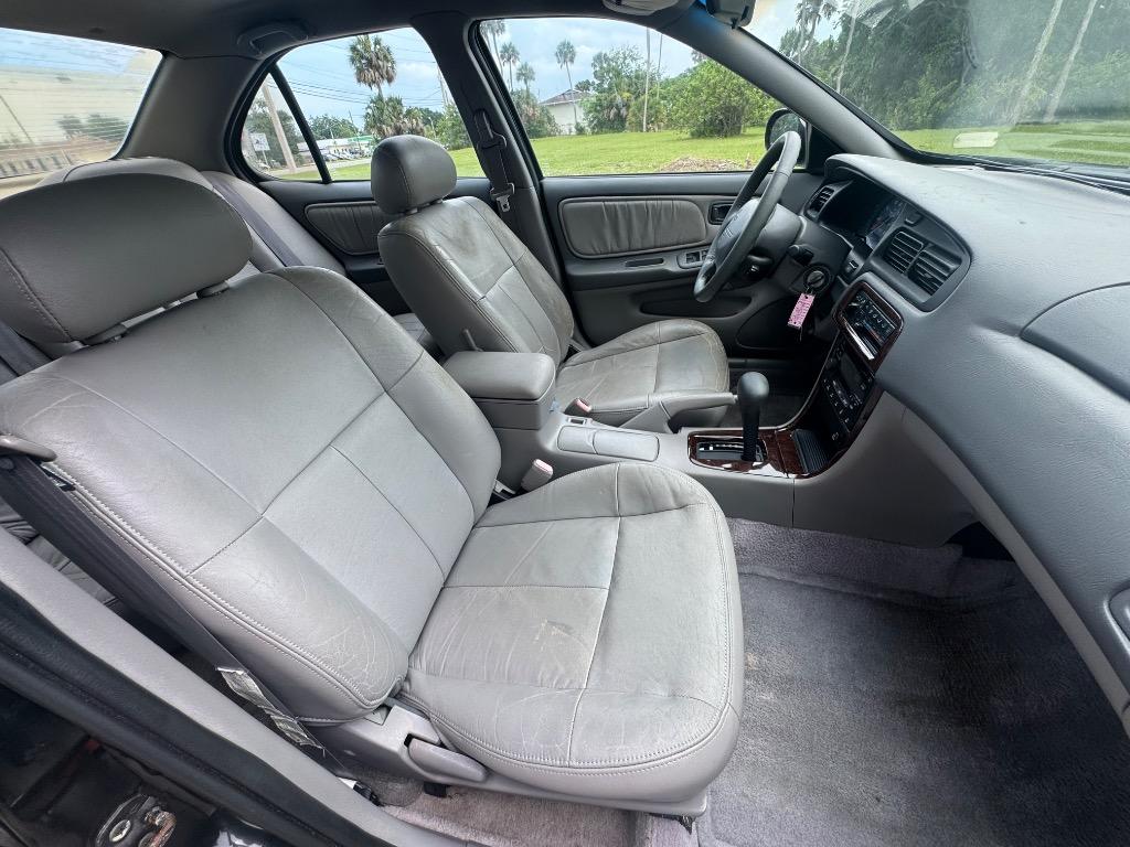 2001 Nissan Altima GLE photo